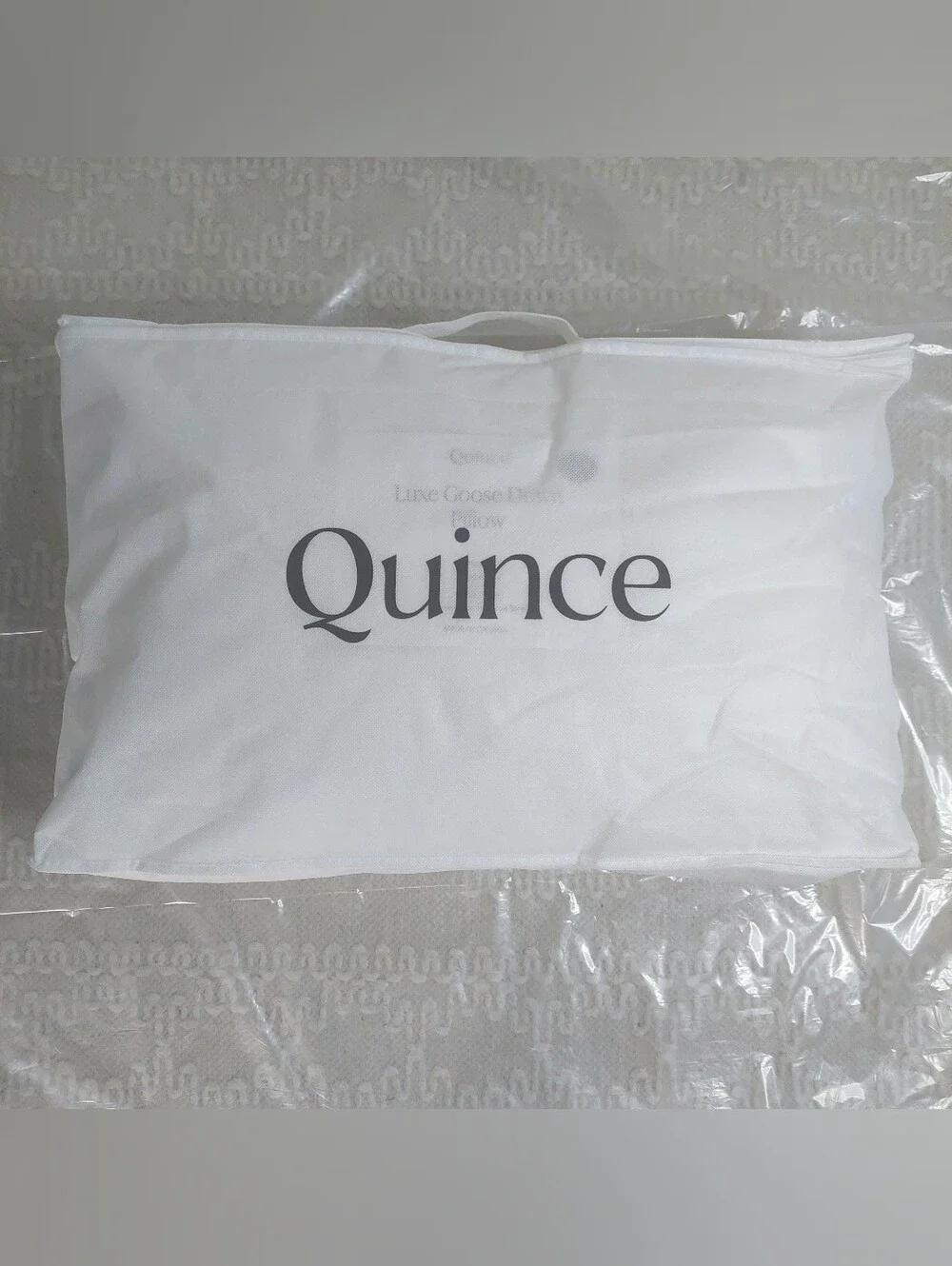 NWOT- Quince Standard White Goose Down Pillow ( Soft/ Medium)(P42)